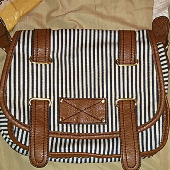 Striped navy and white crossbody