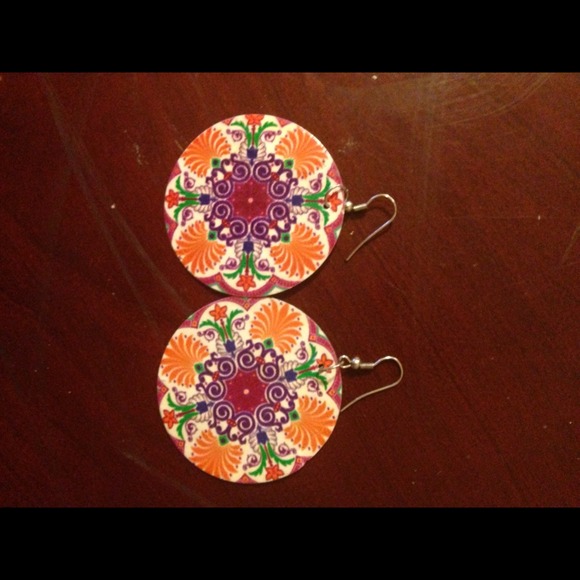 Lot of earrings and one ring