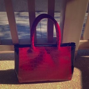 Elizabeth Arden: Red & Black Tote Bag