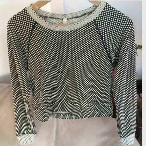 Bundle: unique b&w cropped sweater & faux fur vest