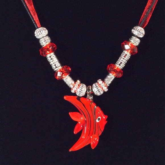 Red Fish Murano Art Glass Necklace & Earrings Set - Picture 3 of 4