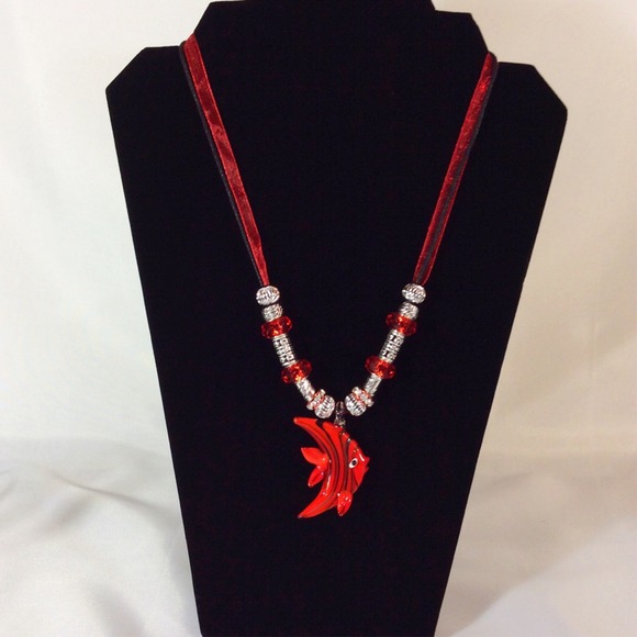 Red Fish Murano Art Glass Necklace & Earrings Set - Picture 4 of 4