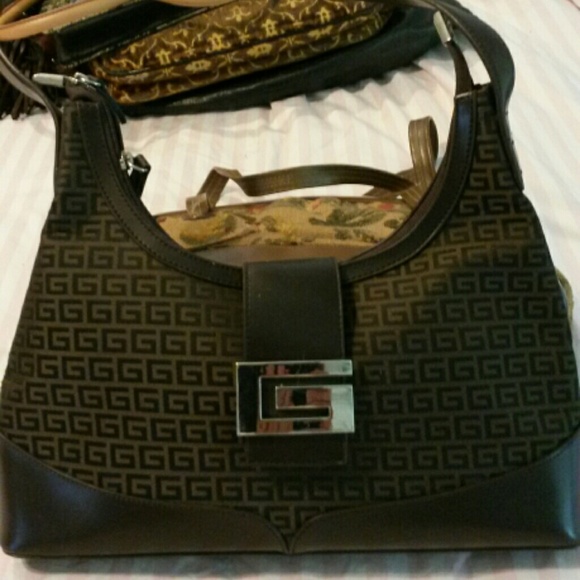 💖REDUCED💖Nice med chrome accent bag