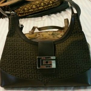 💖REDUCED💖Nice med chrome accent bag