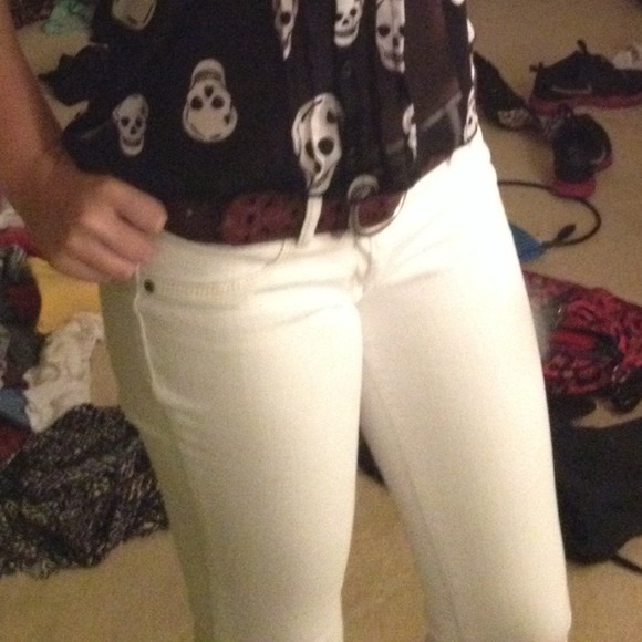 White bullhead black skinny jeans