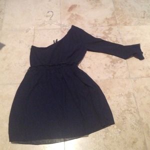 One shoulder (left) dress. Never worn. With belt!