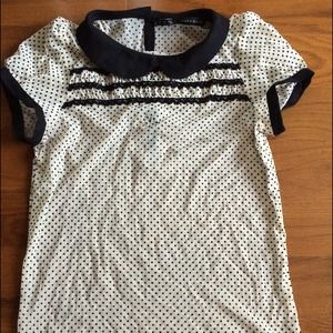 Peter Pan collar polka dot top