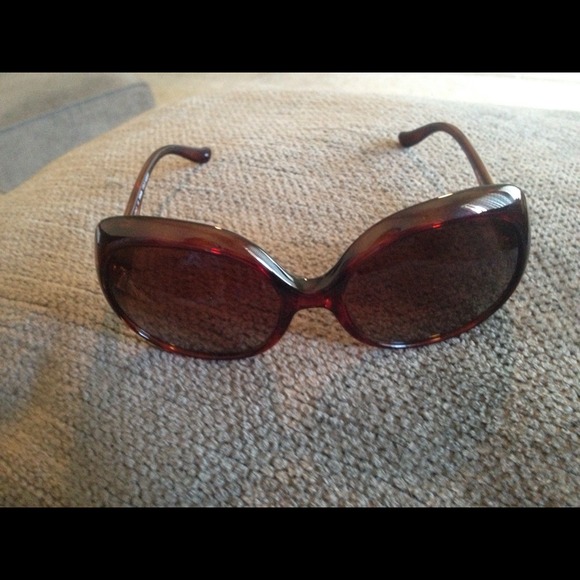 🌟REDUCED🌟 Authentic FENDI sunglasses. 😎 - Picture 2 of 4