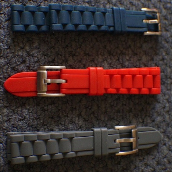 Fossil Riley Watch with 3 extra bands!! - Picture 3 of 4