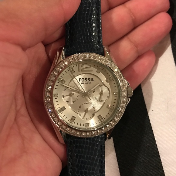 Fossil Riley Watch with 3 extra bands!! - Picture 4 of 4