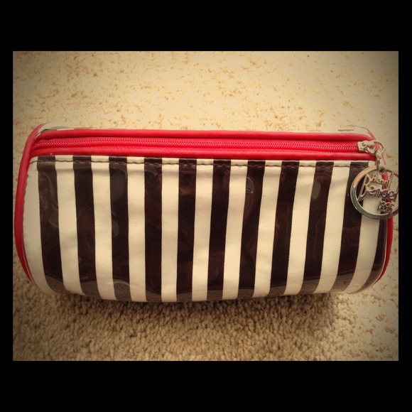 💥Final Sale💥 Henri Bendel Makeup Bag