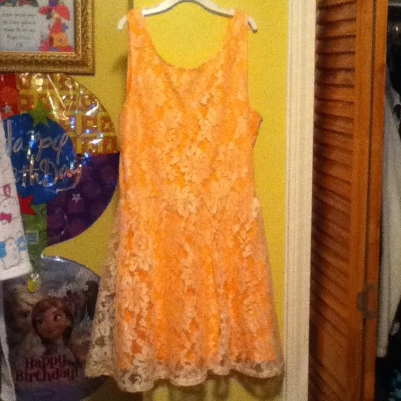 dress - Picture 1 of 2