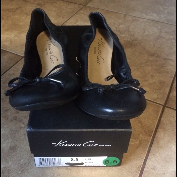 Kenneth Cole Ballet Flats