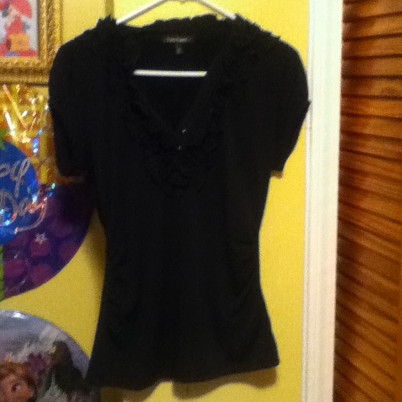 black shirt - Picture 1 of 3