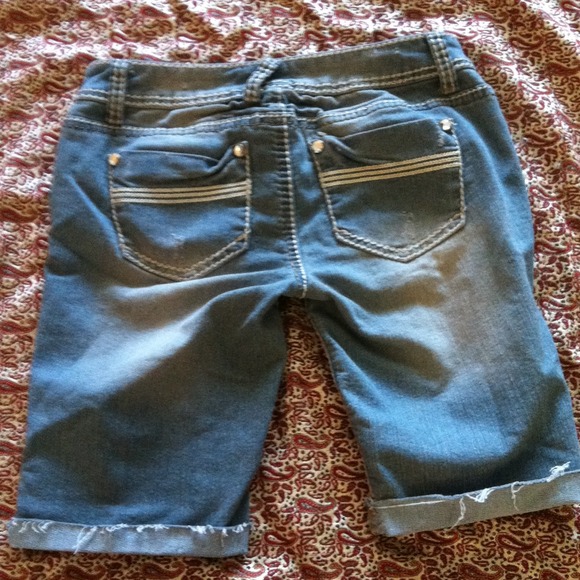 Rue 21 denim shorts - Picture 2 of 3