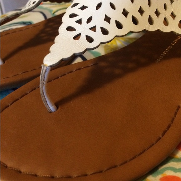 white sandals - Picture 4 of 4