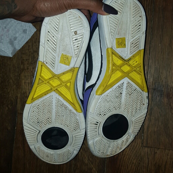 Nikes - Picture 4 of 4