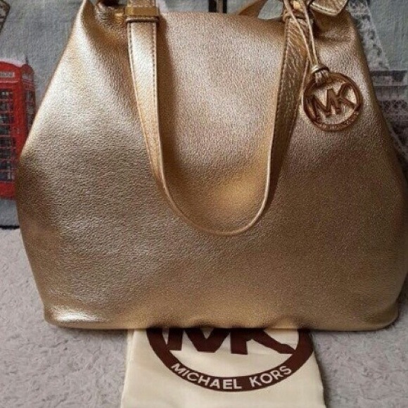 SOLD @sexyshopper46 different MK bag