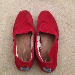 Toms