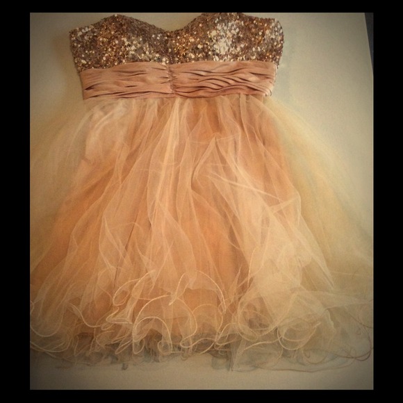 Champagne short homecoming dress!