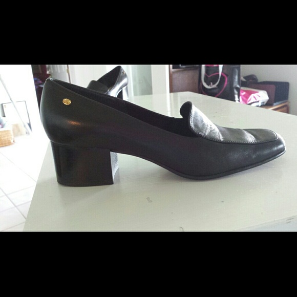 Etienne Aigner designer leather pumps