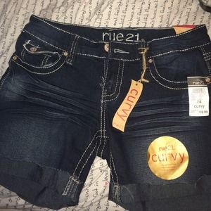 NWT Curvy Fit Dark Denim Shorts
