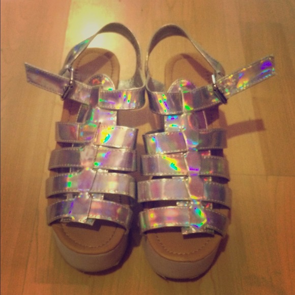 Holographic Flatform Sandal