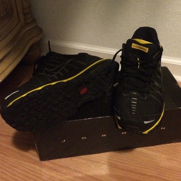 Sneaker - Picture 2 of 4