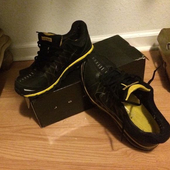 Sneaker - Picture 3 of 4