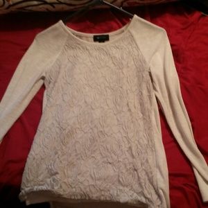 Beautiful long sleep lace top