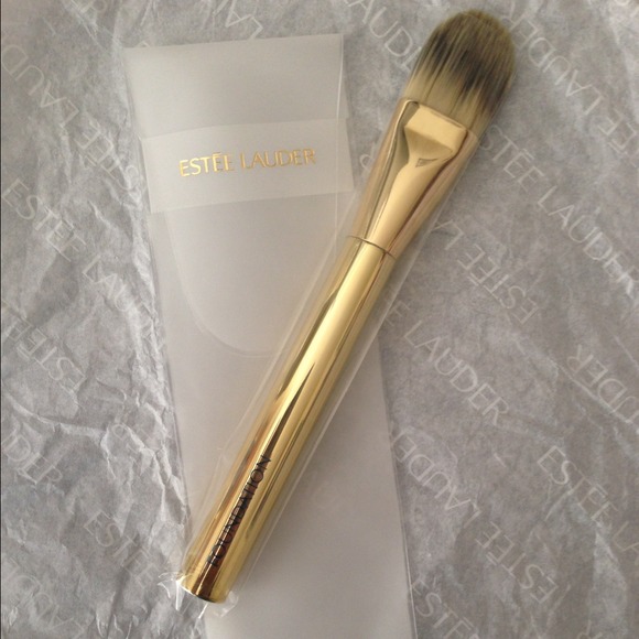 Estée Lauder Foundation Brush