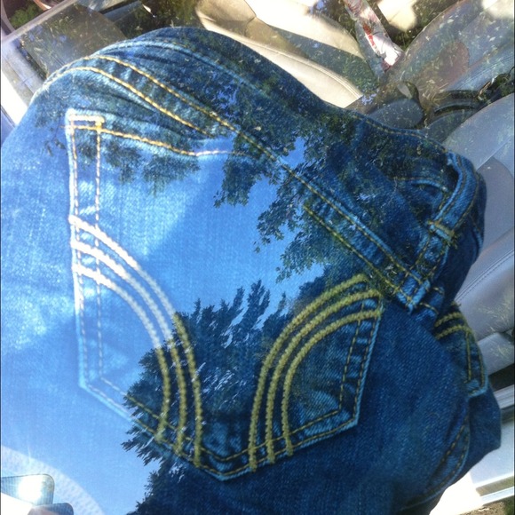 Hollister size zero shorts - Picture 2 of 2