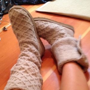 Lightly used greyish-white knit uggs