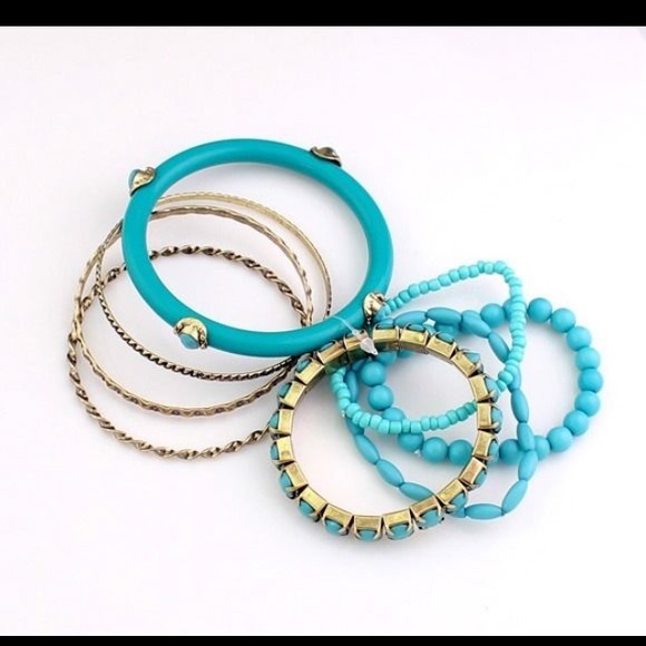 ❤HP❤ Multilayer Venetian Pearl Bracelet SOLD - Picture 3 of 4