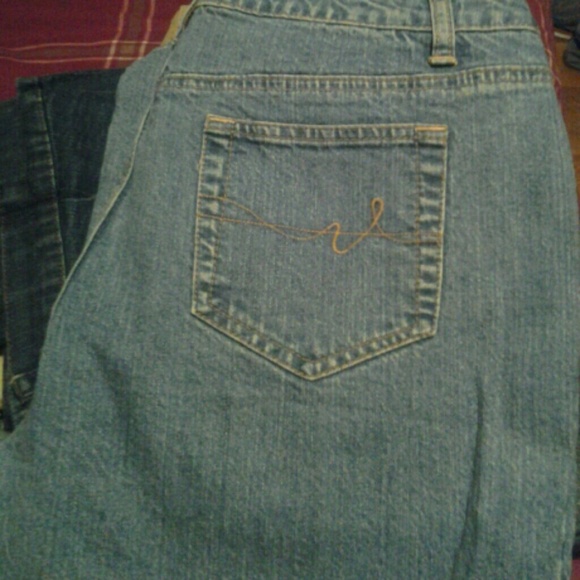 Jeans - Picture 3 of 4