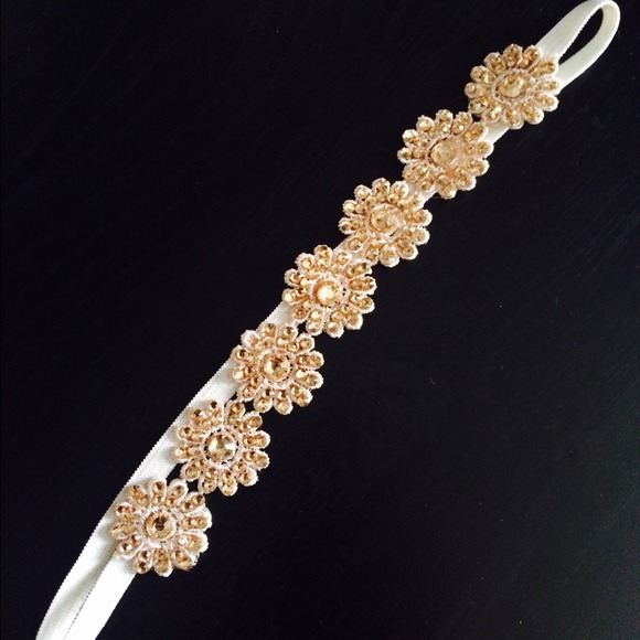 Gold Flower Headband 🌼