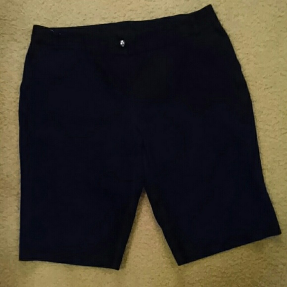 Black capris - Picture 2 of 3
