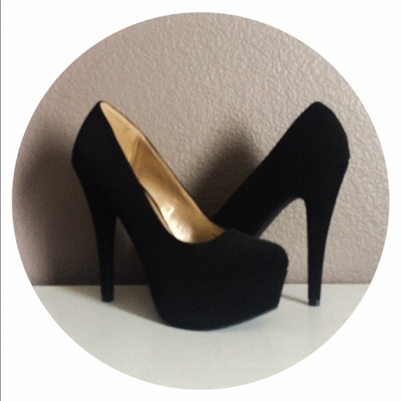 Black Suede Pumps