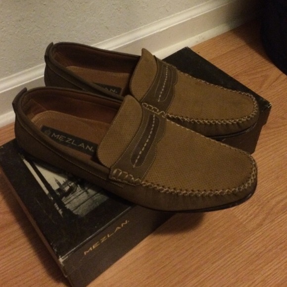 Shoes - Picture 2 of 4