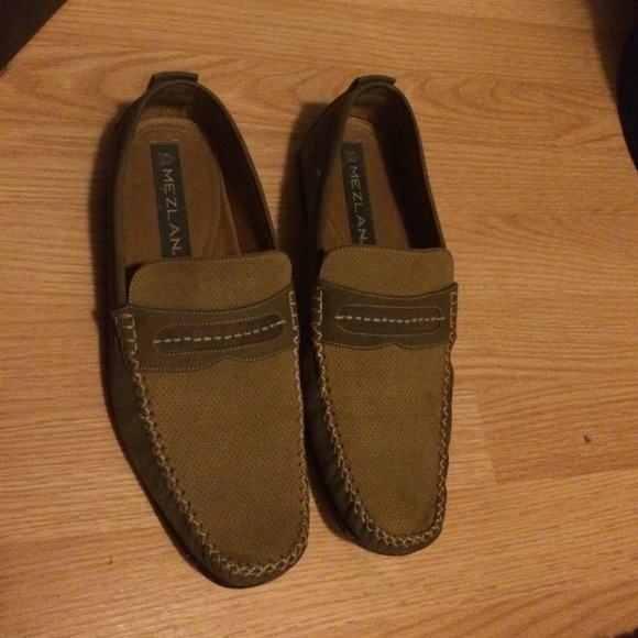 Shoes - Picture 4 of 4