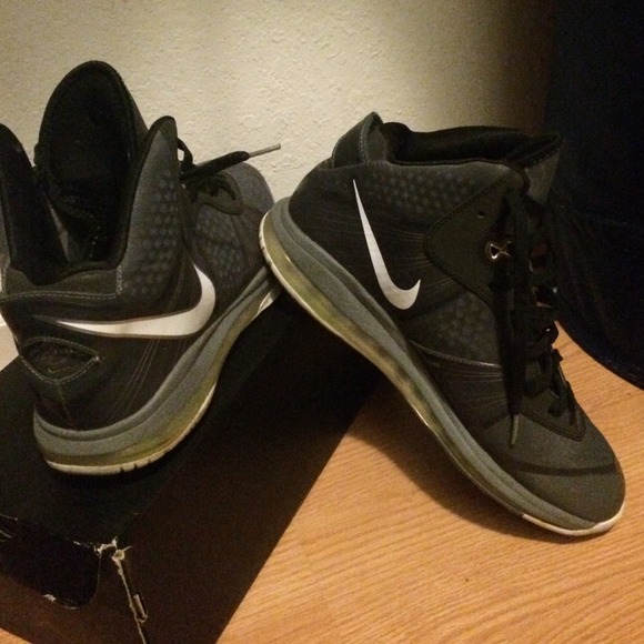 Worn once - Picture 3 of 4