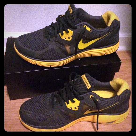 Nike seekers free runs - Picture 1 of 4