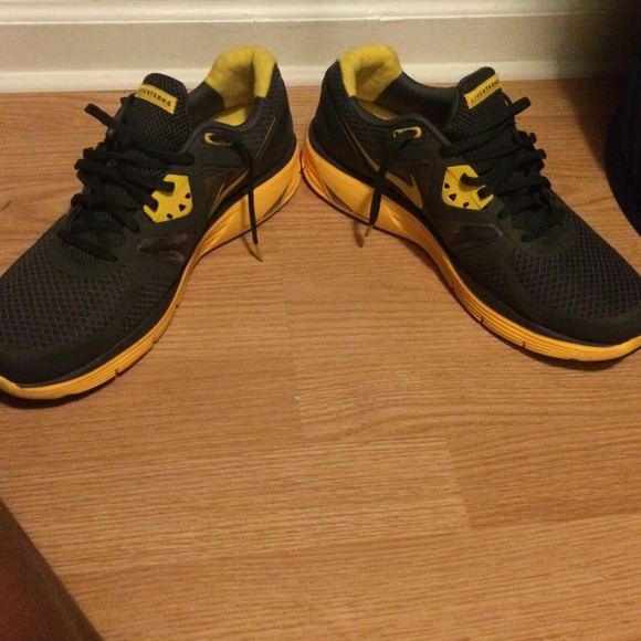 Nike seekers free runs - Picture 4 of 4