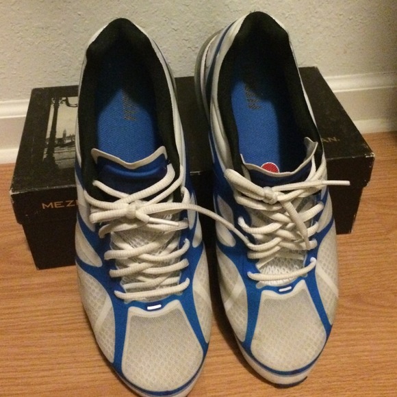 Seekers - Picture 3 of 4