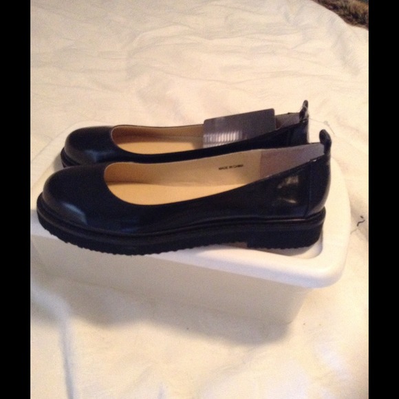 New Urban outfitters flats