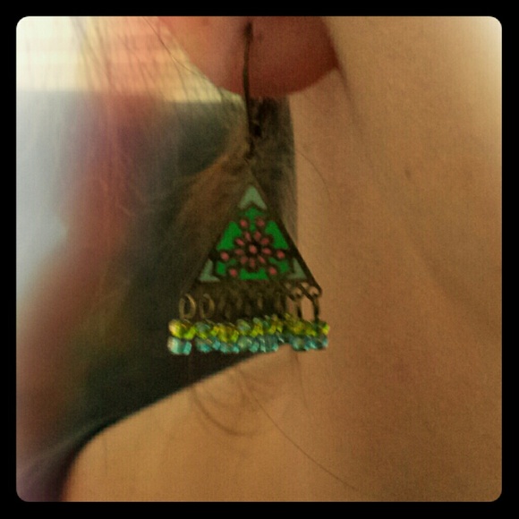 Amazing triangle dangle earrings!