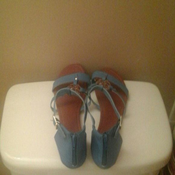 Sandals - Picture 7 of 8