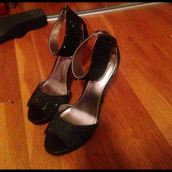 Size 10, Black Steve Madden heels