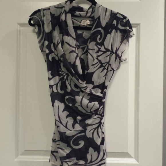 Bundle with Grey shirt Flower print top