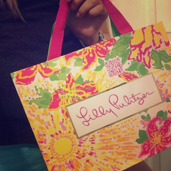 Small Lilly Pulitzer gift bag!